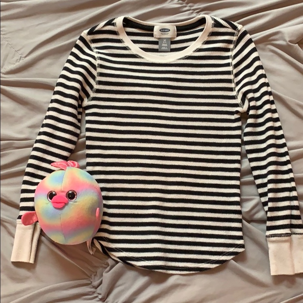 🚺Girl Old Navy thermal long sleeve.